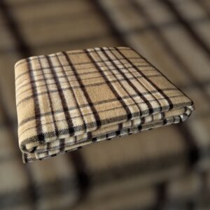 Pătură din lână merinos, model Autumn, margine surfilata, 150X200, carouri maro/bej, cutie premium